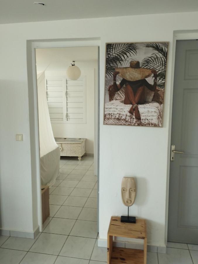 Grand-Bourg  Bas De Villa Vue Mer Avec Deux Chambres מראה חיצוני תמונה