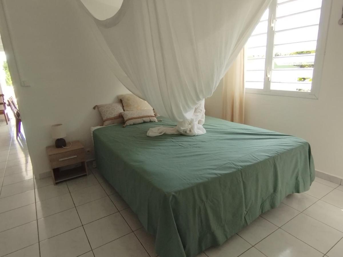 Grand-Bourg  Bas De Villa Vue Mer Avec Deux Chambres מראה חיצוני תמונה